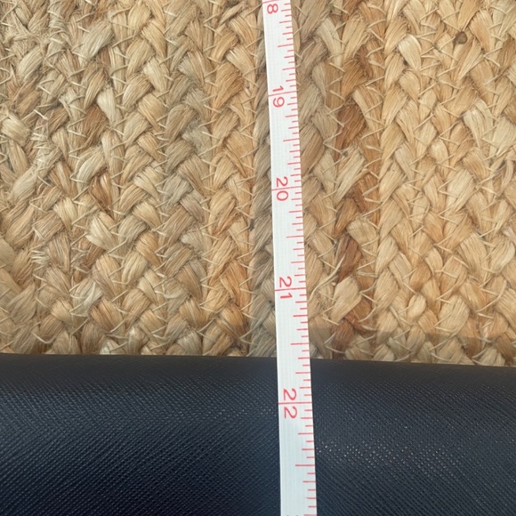 TORY BURCH *NWOT* Emerson Chain Wallet Crossbody Bag in Navy with gold hardware - Picture 4 of 13